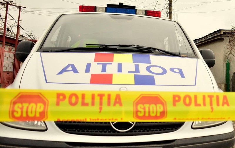Accident îngrozitor în Bihor! Un şofer polonez a murit pe loc, iar maşina a rămas într-un copac | FOTO
