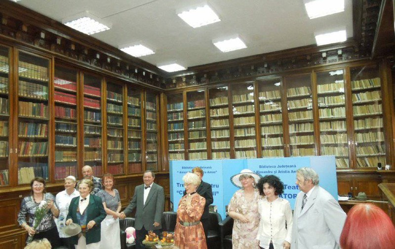 REPORTAJ/ S-au apucat de teatru abia la vârsta a treia. ”Cutezătorii”, trupa pensionarilor din Craiova