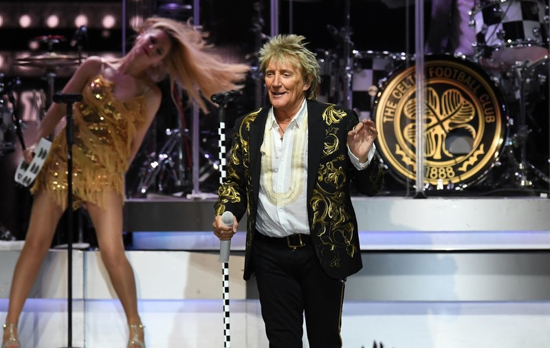 Rod Stewart cântă pentru București, care împlinește 559 de ani. Mașinile nu mai circulă în Piața Constituției, începând de vineri