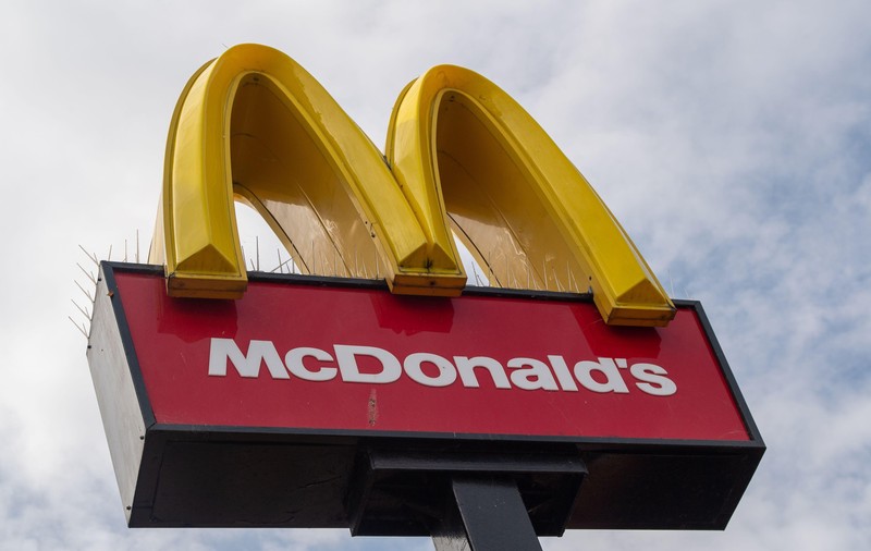 McDonald's închide restaurantele din Marea Britanie în ziua funeraliilor reginei Elisabeta a II-a