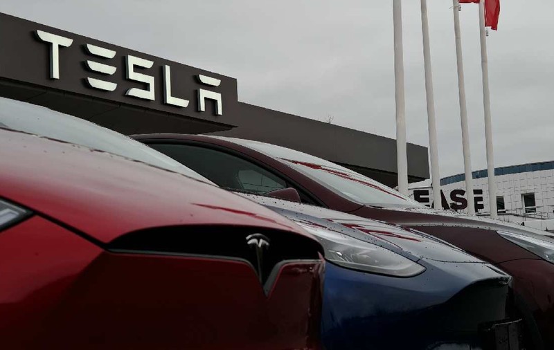 Manageri de top ai Tesla părăsesc neașteptat și fără explicații compania