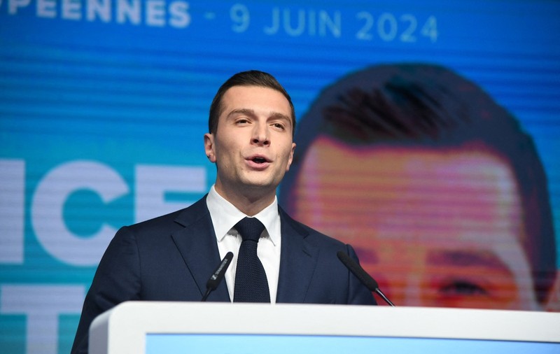 Jordan Bardella, „lupul tânăr” al extremei drepte franceze. Cine e politicianul de 28 de ani favorit să devină premierul Franței