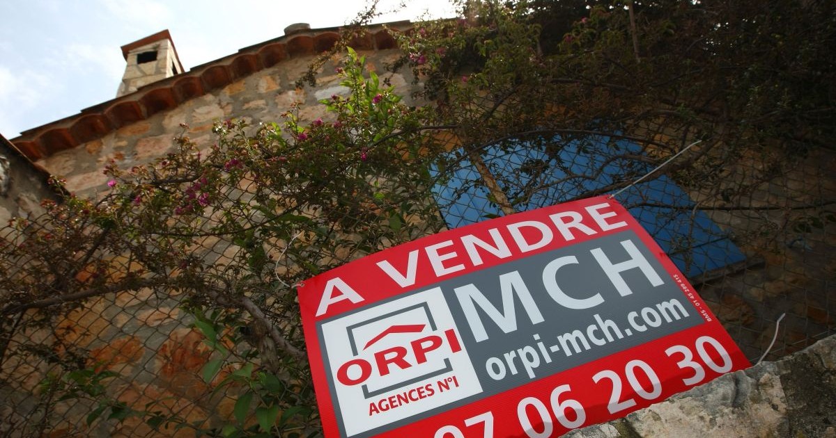 O vilă și o proprietate sunt de vânzare într-un cartier elegant din Cannes Franța, pe 12 mai 2009