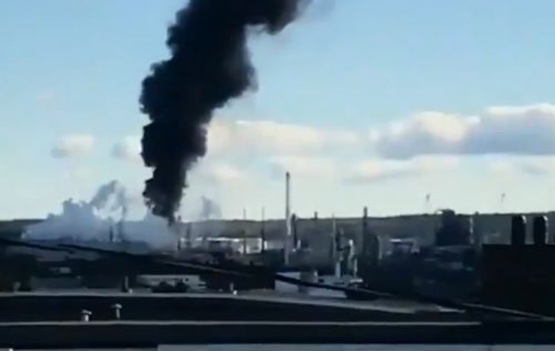 VIDEO | Explozie uriașă la cea mai mare rafinărie din Canada. Cel puțin doi oameni au fost răniți