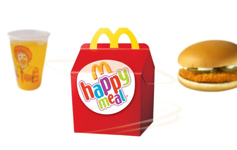 McDonald's scoate cheeseburgerii din meniurile Happy Meal. Care e motivul și ce alte măsuri va mai lua
