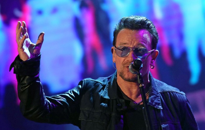I s-a aflat SECRETUL! De ce poartă MEREU OCHELARI de SOARE Bono de la U2