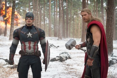 Marvel's Avengers: Age Of Ultron..L to R: Captain America/Steve Rogers (Chris Evans) and Thor (Chris Hemsworth), Marvel 2015