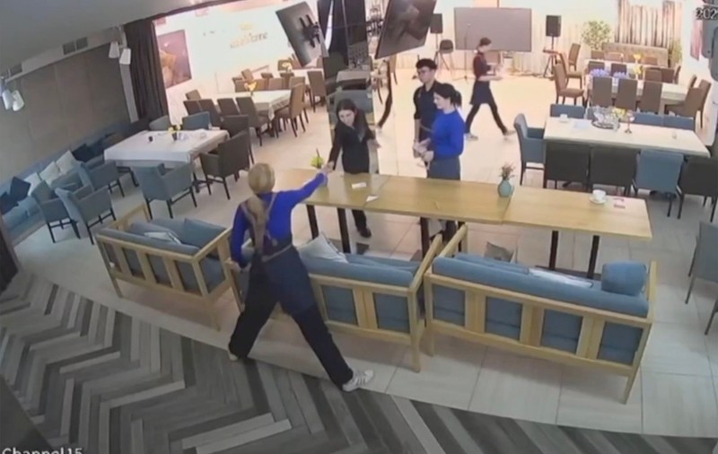 Momentul atacului din Krivoi Rog, văzut din restaurantul în care rușii spuneau că se află generali ucraineni. Acesta era, de fapt, gol | VIDEO
