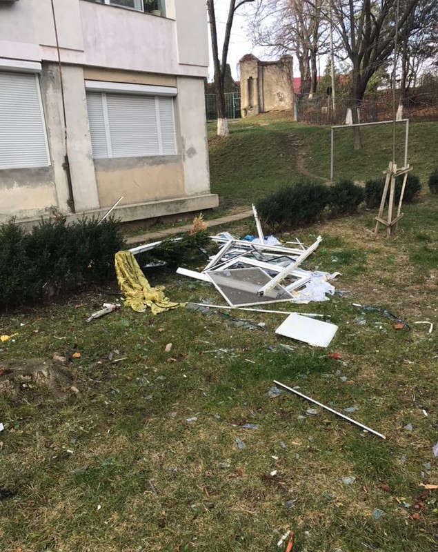 UPDATE: Explozie în Onești. Două persoane, la spital cu arsuri grave| FOTO