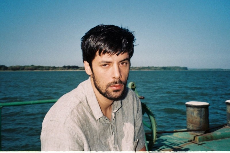 Regizorul Andrei Epure, care va împlini 32 de ani pe 19 iunie, a absolvit Universitatea de Artă Teatrală şi Cinematografică „I.L. Caragiale”, secţia scenaristică. Foto: Facebook