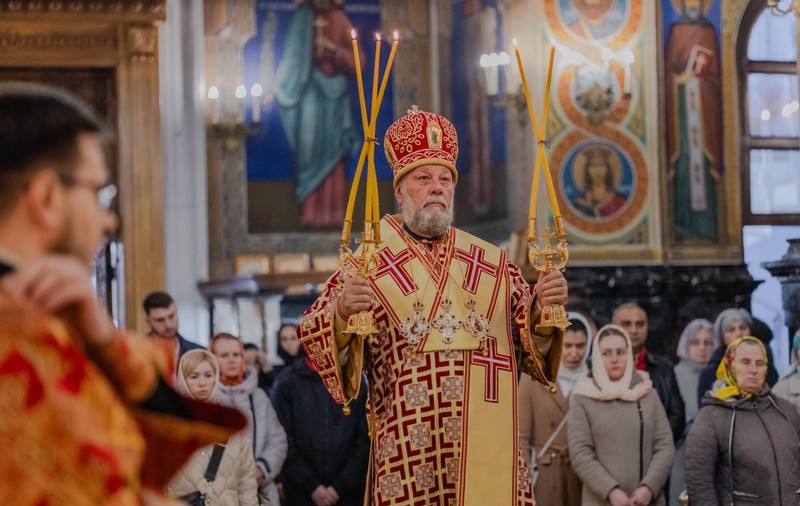 Mitropolia Chișinăului vrea „să se lepede” de biserica rusă și de patriarhul Kirill și să treacă sub Patriarhia Română