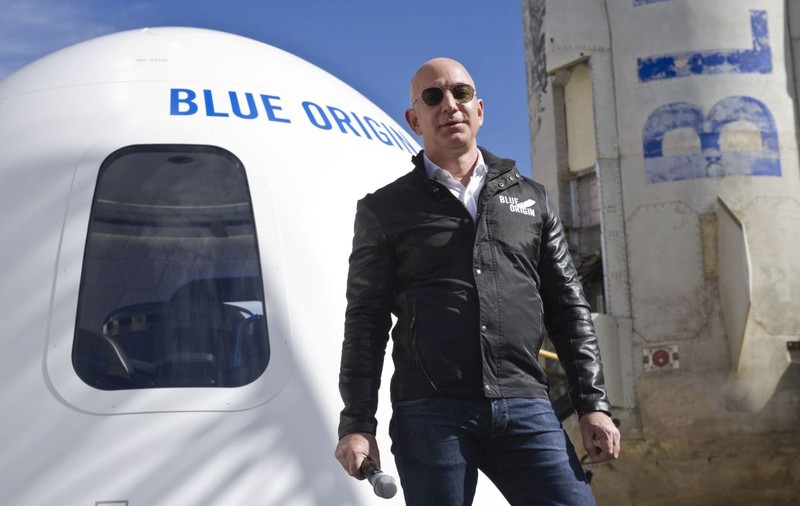 Miliardarul Jeff Bezos plănuiește să construiască o stație spațială comercială. Când ar urma să fie lansată