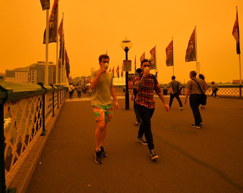Australia e în flăcări. Incendiile sunt prea mari pentru a mai fi stinse, orașele se sufocă în fum