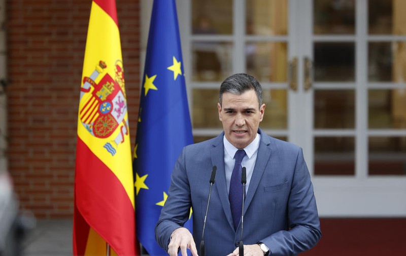 Premierul Spaniei: Vom livra material militar ofensiv rezistenţei ucrainene