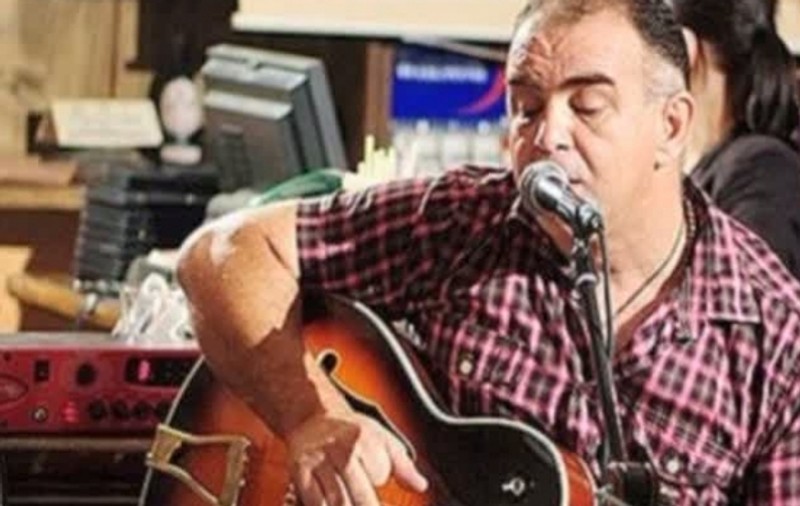 Cântăreţul Cezar Dinescu a murit într-un accident cumplit. Un mal de pământ s-a surpat, iar artistul a căzut în râul Ialomița