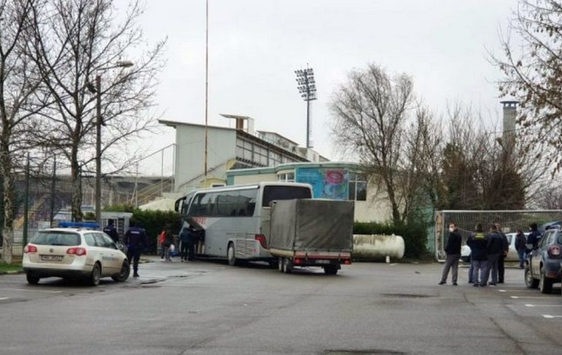 Mai mulți suspecți de coronavirus au fost băgați în carantină la stadionul din Giurgiu! Meciul Astra-Gaz Metan e în pericol