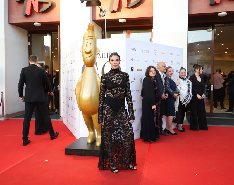 Ana Ularu, cu lenjeria intimă la vedere la Gala Premiilor Gopo 2025. Actrița a purtat o ținută îndrăzneață
