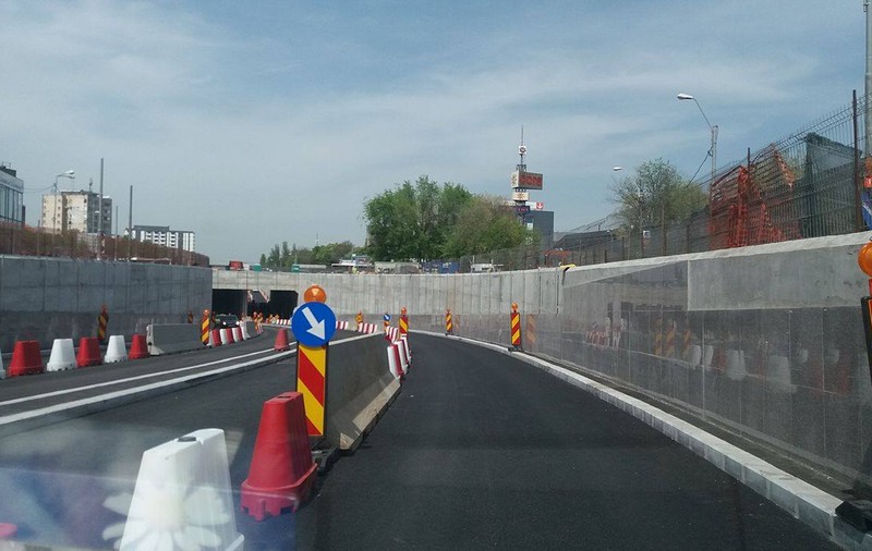 UPDATE/ Tânărul care s-a aruncat de pe pasajul Piaţa Sudului a murit la spital