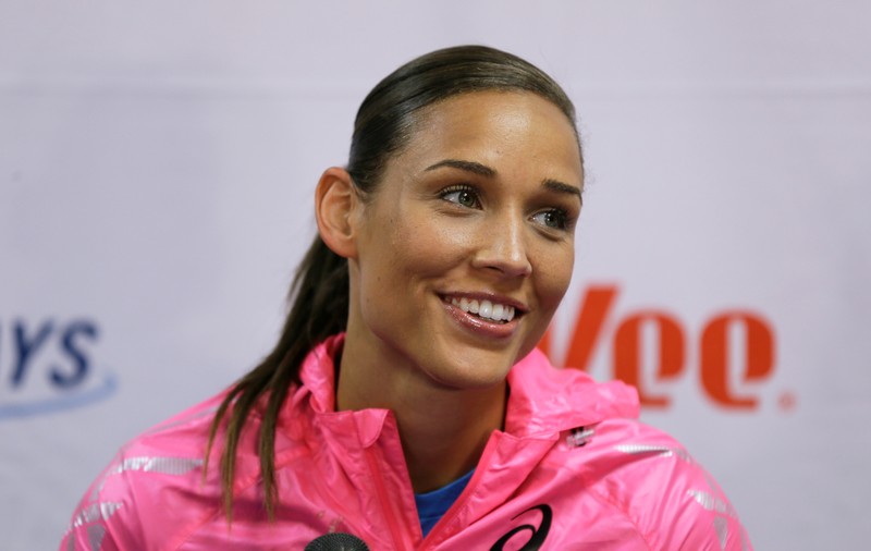 Lolo Jones, virgina care stă lipită de rețelele de socializare / GALERIE FOTO