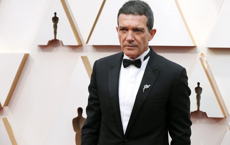 Antonio Banderas are coronavirus. Actorul a făcut anunțul chiar în ziua în care împlinește 60 de ani