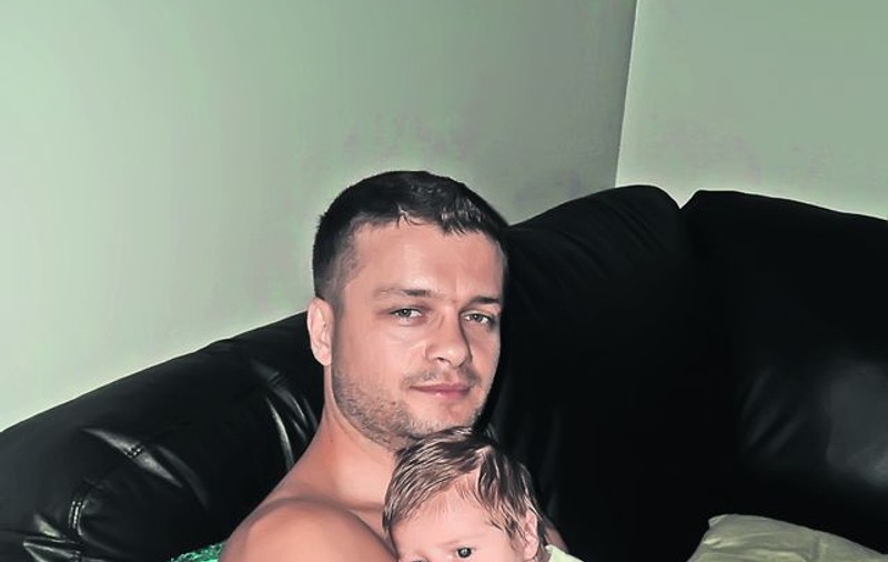 Jo Jo Dan vrea ca Nicolas Dorian, băiatul său, să-i calce pe urme. Îl face boxer!