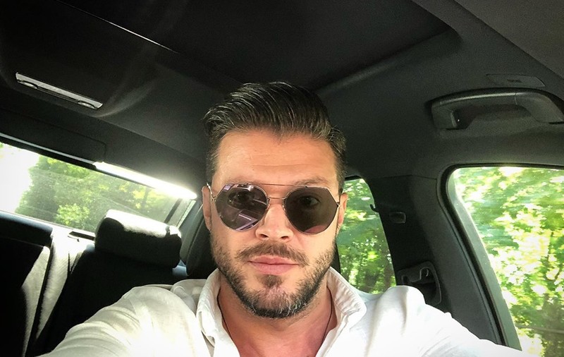Victor Slav are o nouă iubită. Cine este blonda sexy de care s-a îndrăgostit