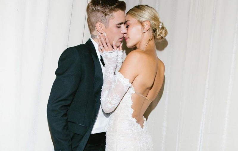 Ce rochie de mireasă a purtat Hailey Baldwin la nunta sa cu Justin Bieber. Primele imagini cu superba creație