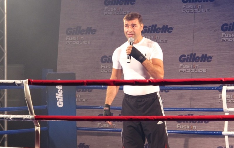 DECLARAŢIA SERII: "Lucian Bute este prea soft". Uite ce vedetă L-A CONFRUNTAT în ring pe CAMPION şi a ajuns la această CONCLUZIE |FOTO