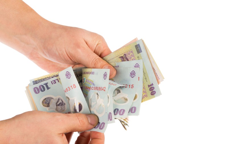 ANALIZĂ | De ce cad bursele din toată lumea și cum ne va afecta acest lucru. Era banilor ieftini s-a încheiat. Ce spune Adrian Vasilescu, consilier BNR