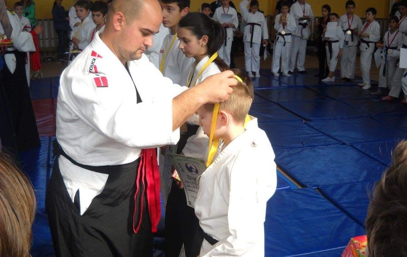 [Excelență la 14 ani] Matei Bolovan, tânărul campion de aikido din Prahova: “Așa am avut ocazia să descopăr oameni minunați!” (publicitate)