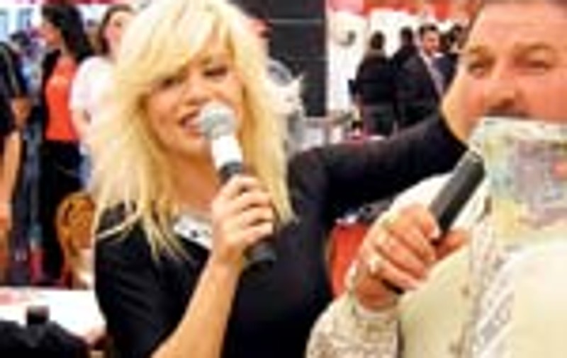 Loredana, 'ingropata' in mii de euro la Strehaia