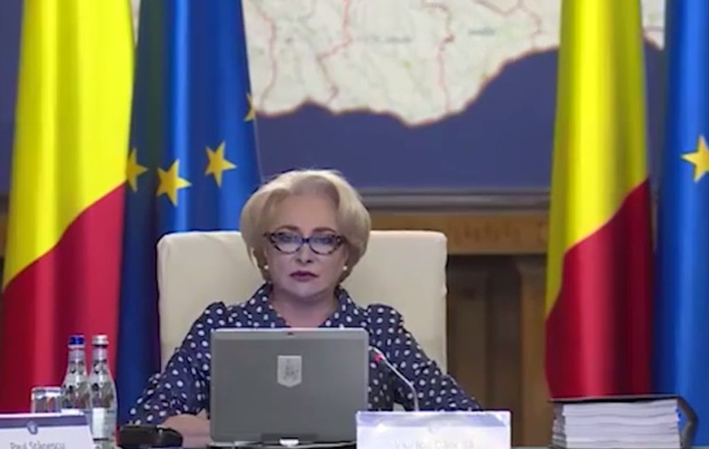 VIDEO / Nicio zi fără o gafă. Viorica Dăncilă a anunţat, în şedinţa de Guvern, că "reduce democraţia"