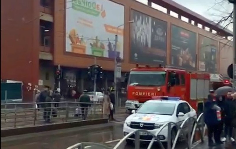 STS, după alerta falsă cu bombă de la mall-ul Veranda: Un apel de 8 secunde a mobilizat 100 de specialiști, care au evacuat 1.000 de oameni