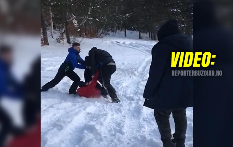 Primar din Buzău filmat când agresează doi tineri: ”Îmbrânceli, pumni, amenințări”. Edilul Adrian Burlacu: ”Mi-au speriat copiii”