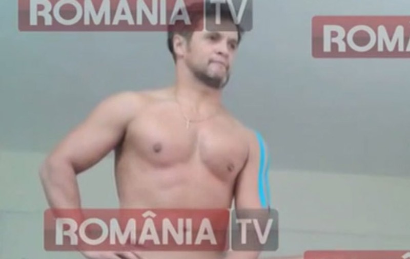 Vasile Ponea, comisarul pozat dezbrăcat în Penitenciarul Vaslui, a fost promovat. Se ocupă de siguranța deținuților
