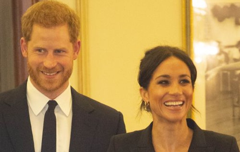 FOTO | Meghan Markle, apariţie de senzaţie într-o rochie tuxedo mini