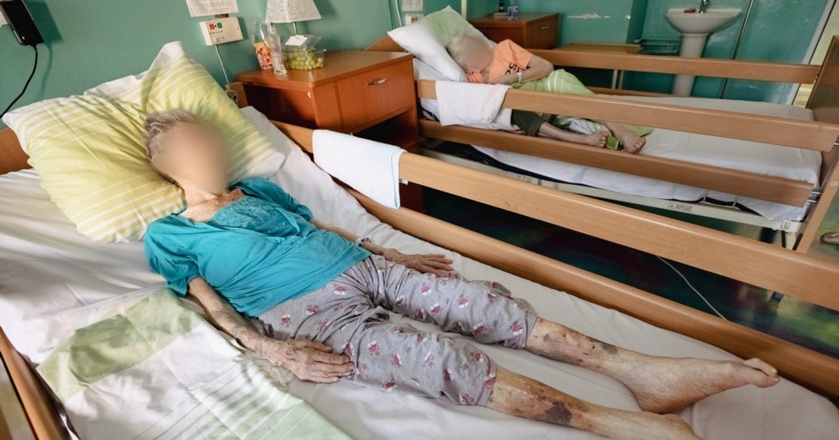 Una dintre persoanele mutate din căminele groazei. Foto Eli Driu