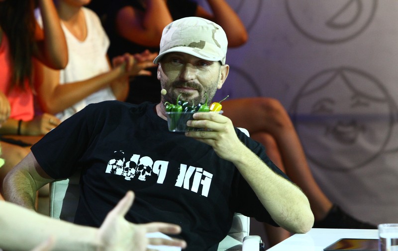 EXCLUSIV/ Cheloo își ține iubita și fetița ascunse! S-a inspirat de la Tudor Chirilă sau Florin Piersic junior