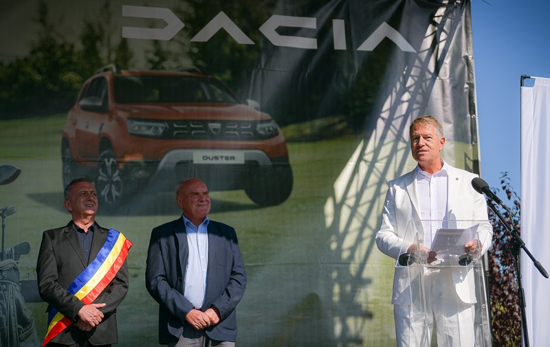 Klaus Iohannis: Golful, un sport deloc exclusivist. Încurajez pe cât mai mulţi să descopere acest frumos sport