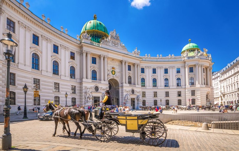 Românii, printre principalii beneficiari străini de șomaj în Austria, alături de sirieni și turci