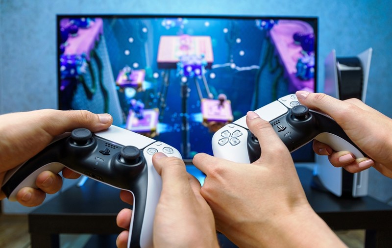 Sony, dată în judecată în Rusia din cauza suspendării PlayStation Store. Ce despăgubiri au fost cerute