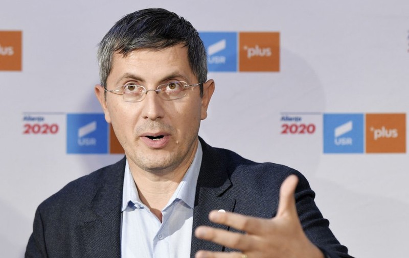 Dan Barna anunță eliminarea gratuității totale pe tren pentru studenți: „Vor avea gratuitate de 50% pe tot anul”