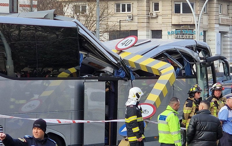 Noi informații despre autocarul cu turiști din Grecia, implicat în accidentul de la Pasajul Unirii. Plecase miercuri din Volos și a trecut prin Larissa și Salonic înainte să ajungă în București