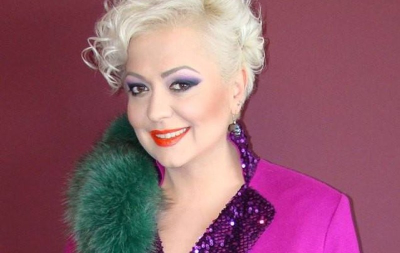MONICA ANGHEL are MOTIVE de MÂNDRIE! Are un BĂIAT JOS PĂLĂRIA! | FOTO
