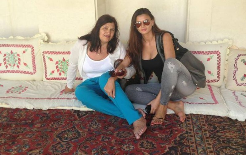 RAMONA GABOR rupe tăcerea despre cum SE SIMTE DUPĂ MOARTEA MAMEI EI! Vezi VORBELE SFÂŞIETOARE ale BRUNETEI din DUBAI!