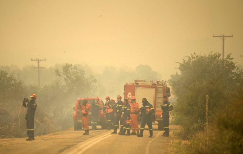Grecia se pregăteşte pentru prima caniculă din acest an, iar „riscul de incendii va fi foarte mare în zone extinse”