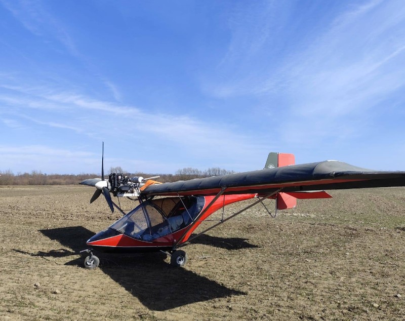 Un ucrainean a fugit de război cu un avion privat, a intrat ilegal în spațiul aerian al României și a aterizat pe un câmp, la Suceava