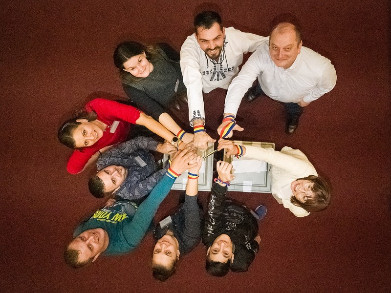 Comisia de votare a secției 190, imediat după încheierea celor trei zile de vot și sigilarea urnelor pentru alegerile prezidențiale, Offenbach am Main, 2019