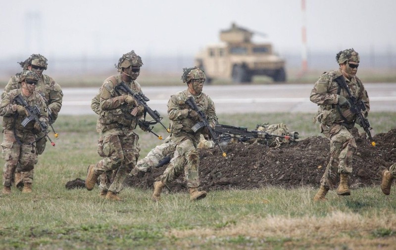 SUA vor să retragă soldați americani din România, îngrijorare în flancul estic al NATO