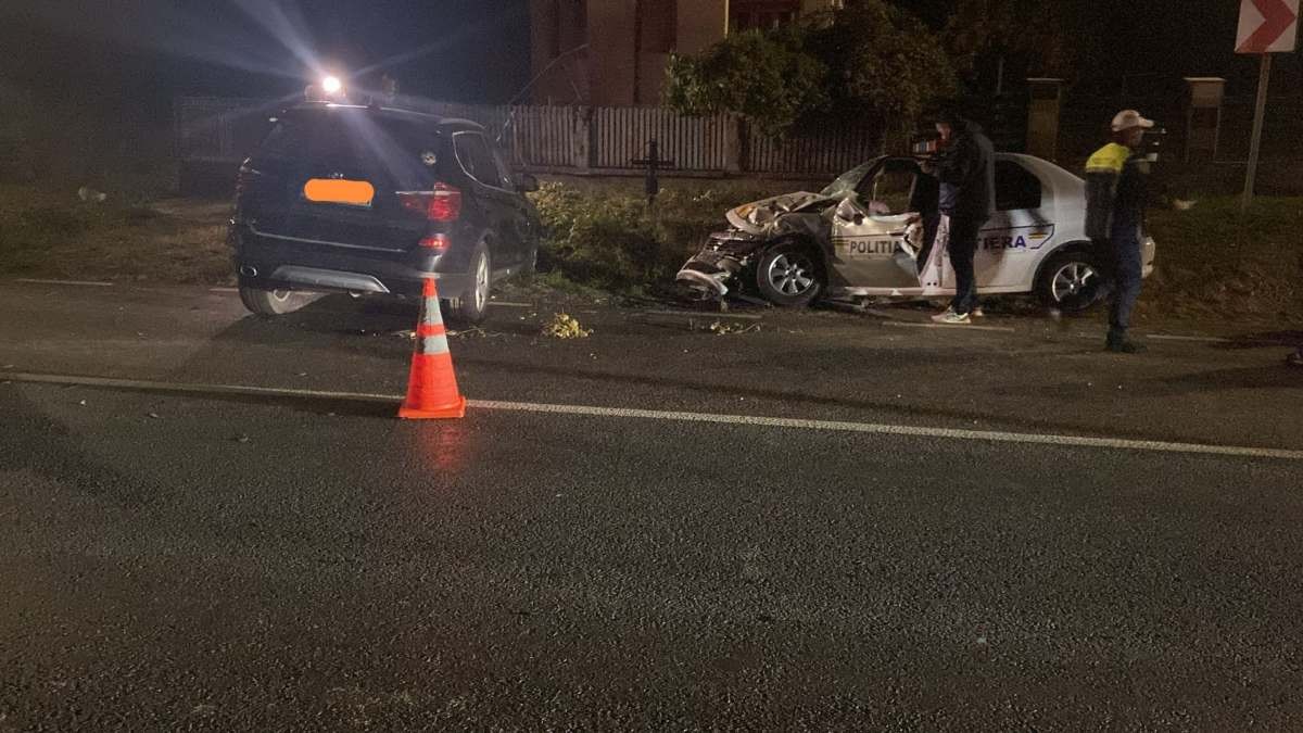 Două autoturisme lovite, după ce au fost implicate într-un accident pe DN7, Argeș